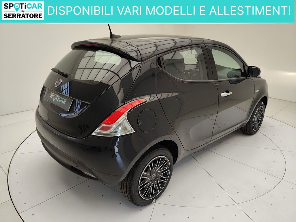 Lancia Ypsilon nuova a Como (5)