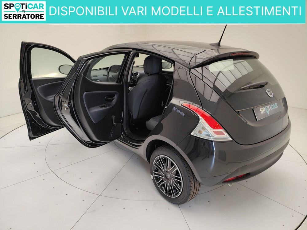 Lancia Ypsilon nuova a Como (6)