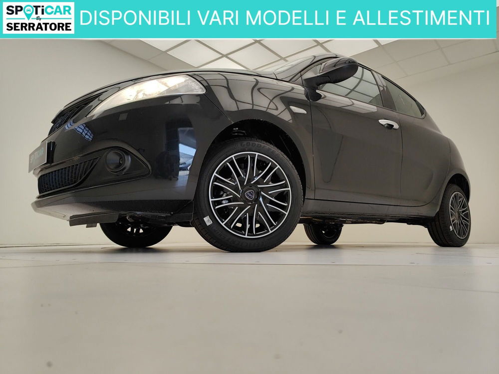 Lancia Ypsilon nuova a Como (3)