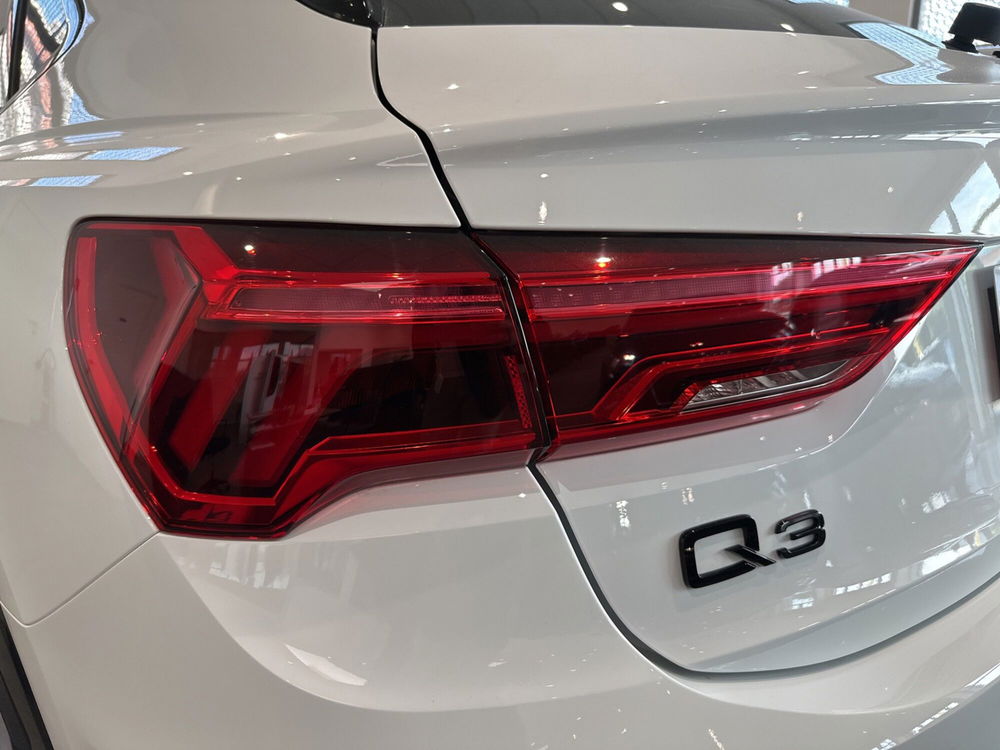 Audi Q3 Sportback nuova a Pistoia (10)