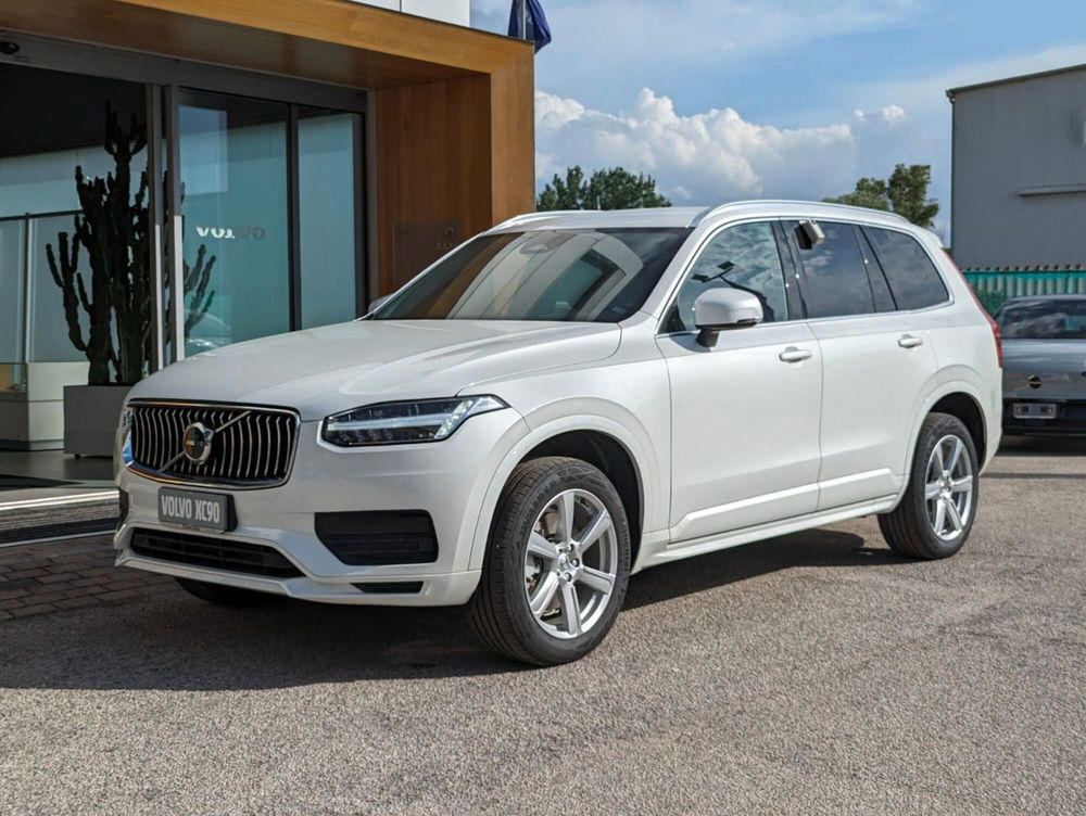 Volvo XC90 nuova a Pescara (2)