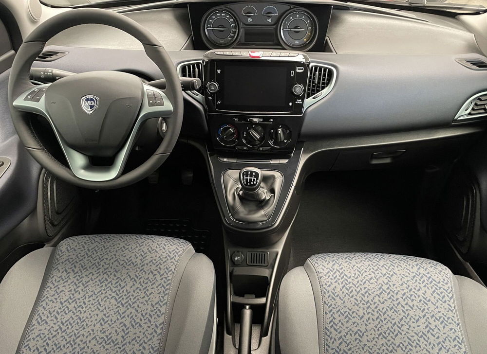 Lancia Ypsilon nuova a Novara (11)