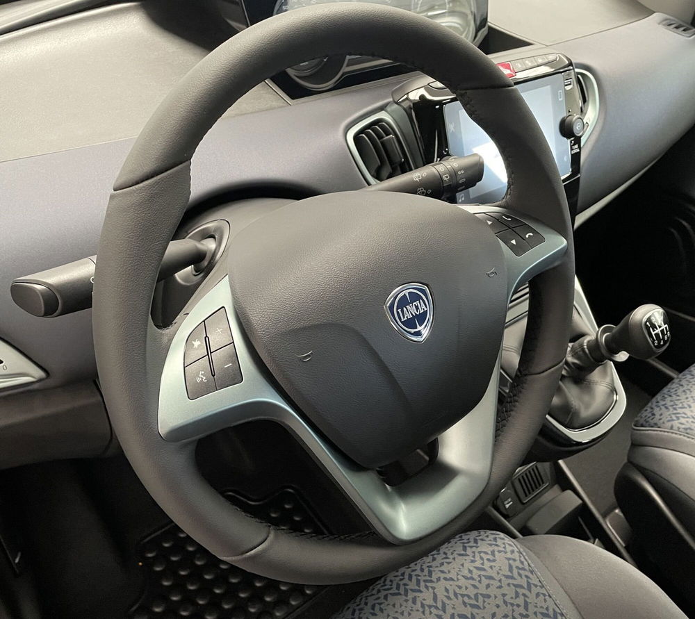 Lancia Ypsilon nuova a Novara (17)