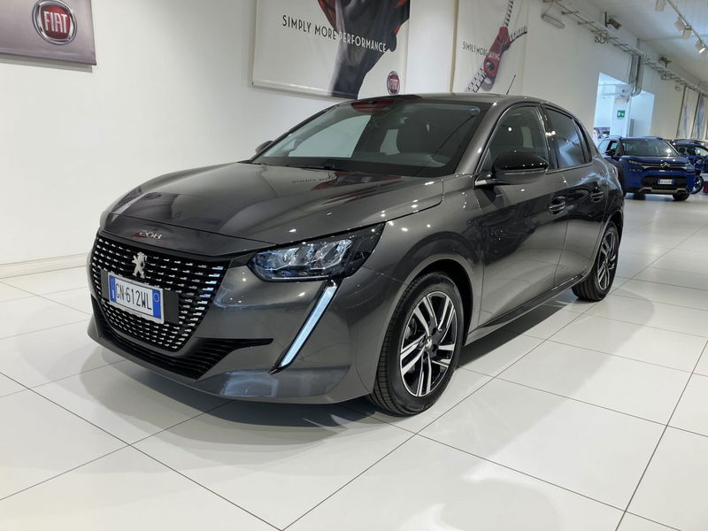 Peugeot 208 PureTech 100 Stop&amp;Start 5 porte Allure Pack  del 2023 usata a Fornovo di Taro