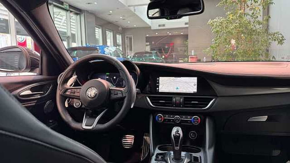 Alfa Romeo Giulia nuova a Milano (15)