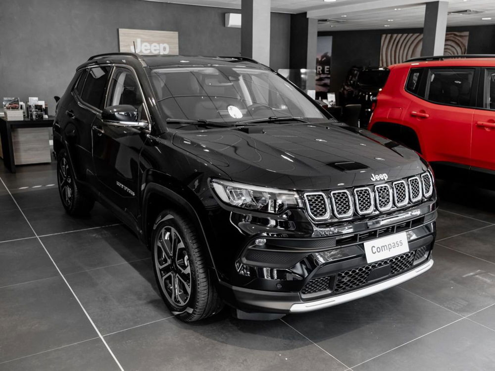 Jeep Compass nuova a Prato (2)