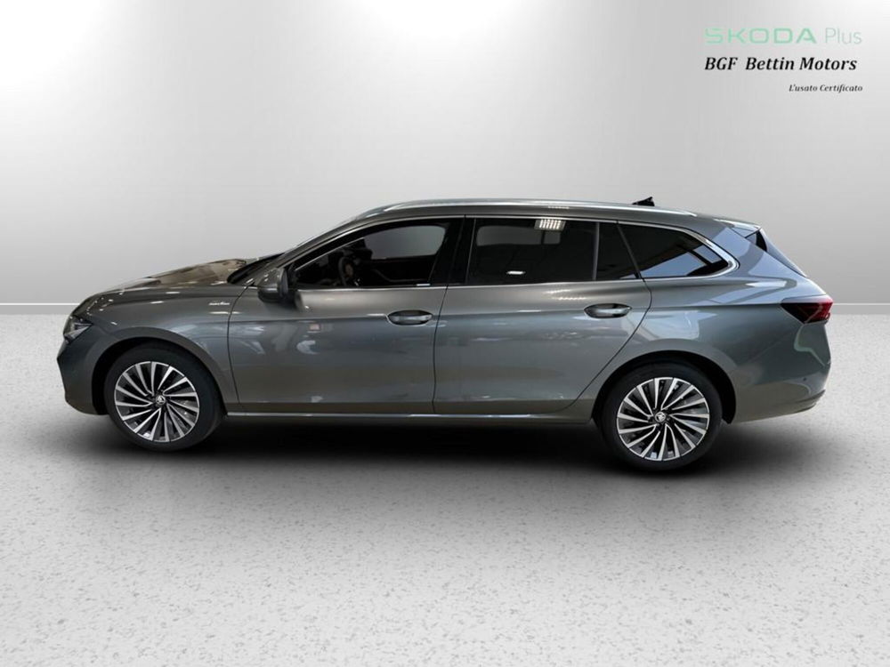 Skoda Superb Station Wagon nuova a Padova (3)