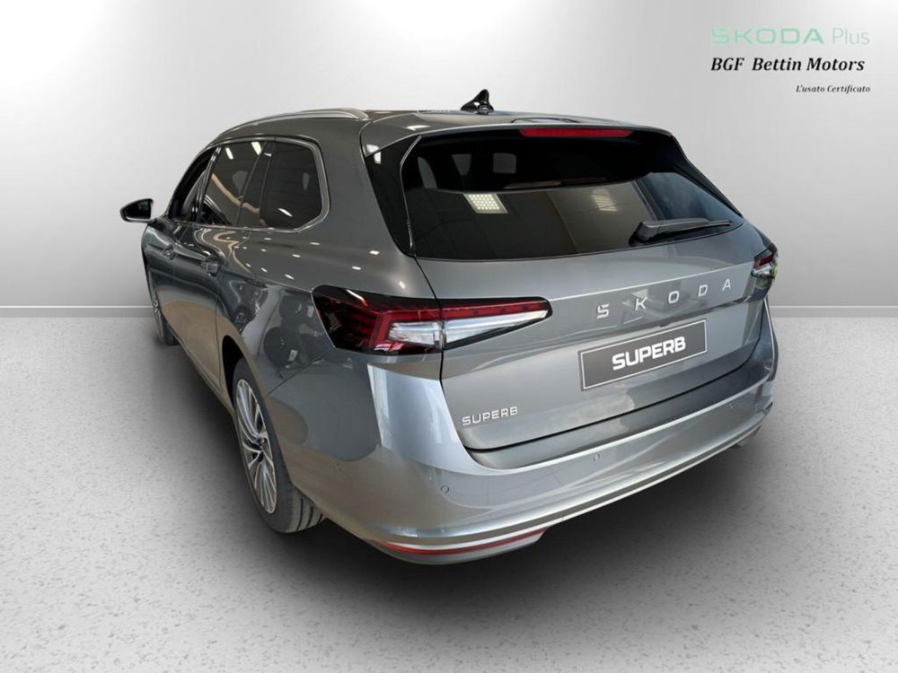 Skoda Superb Station Wagon nuova a Padova (4)