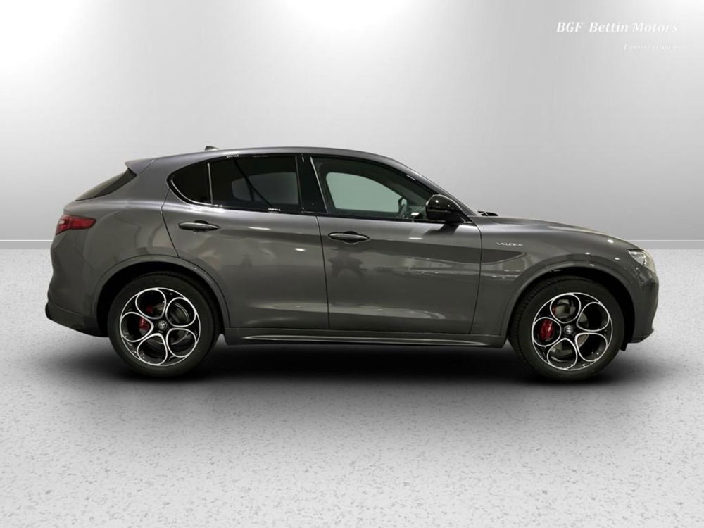 Alfa Romeo Stelvio nuova a Padova (3)