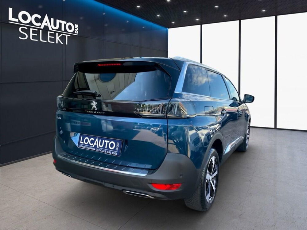 Peugeot 5008 nuova a Torino (4)