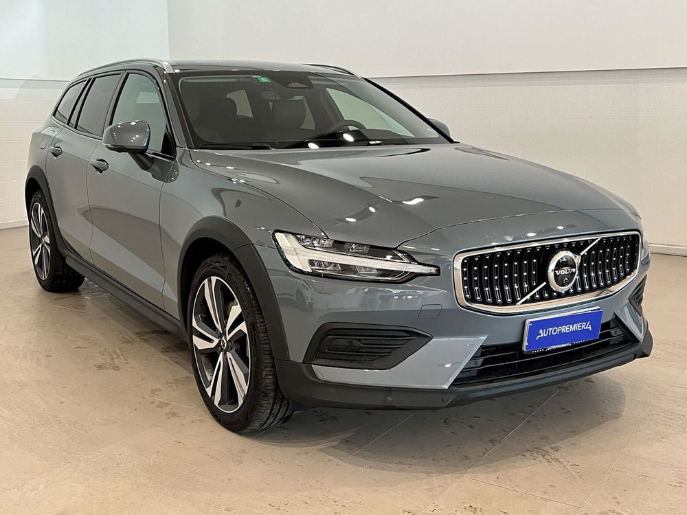 Volvo V60 Cross Country usata a Como (2)