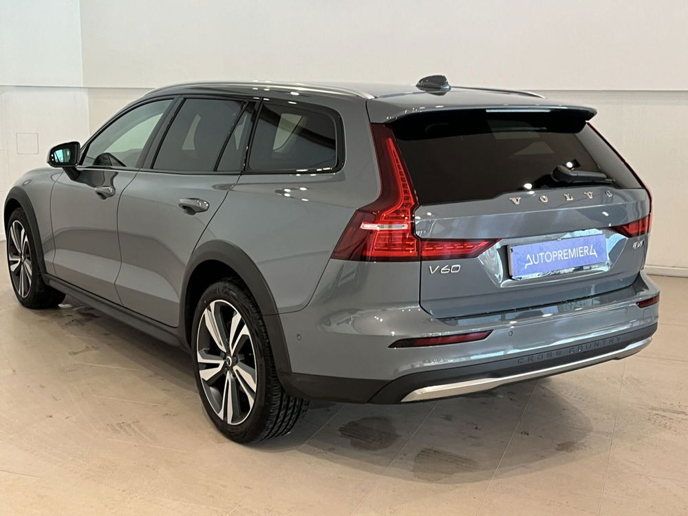 Volvo V60 Cross Country usata a Como (4)