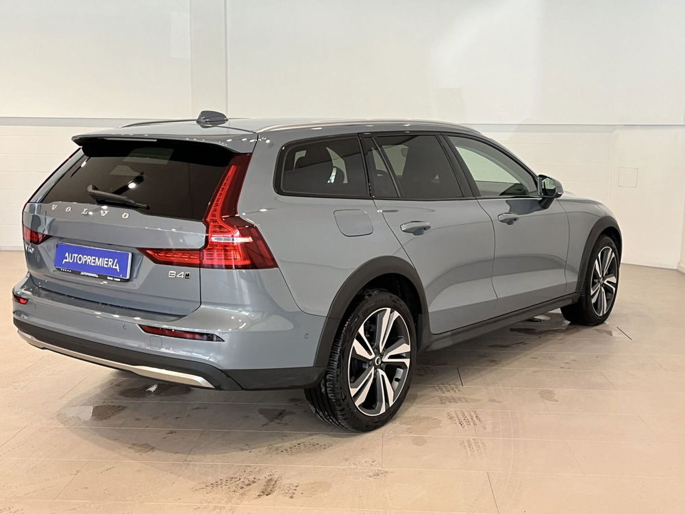 Volvo V60 Cross Country usata a Como (5)