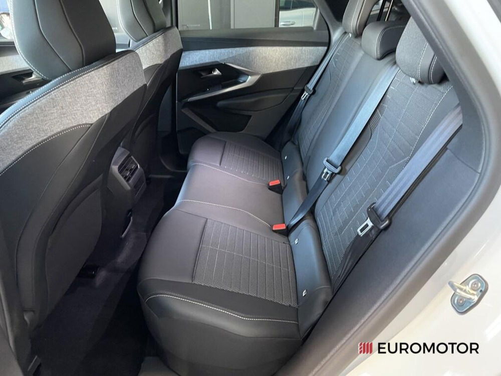 Peugeot 3008 nuova a Bari (9)