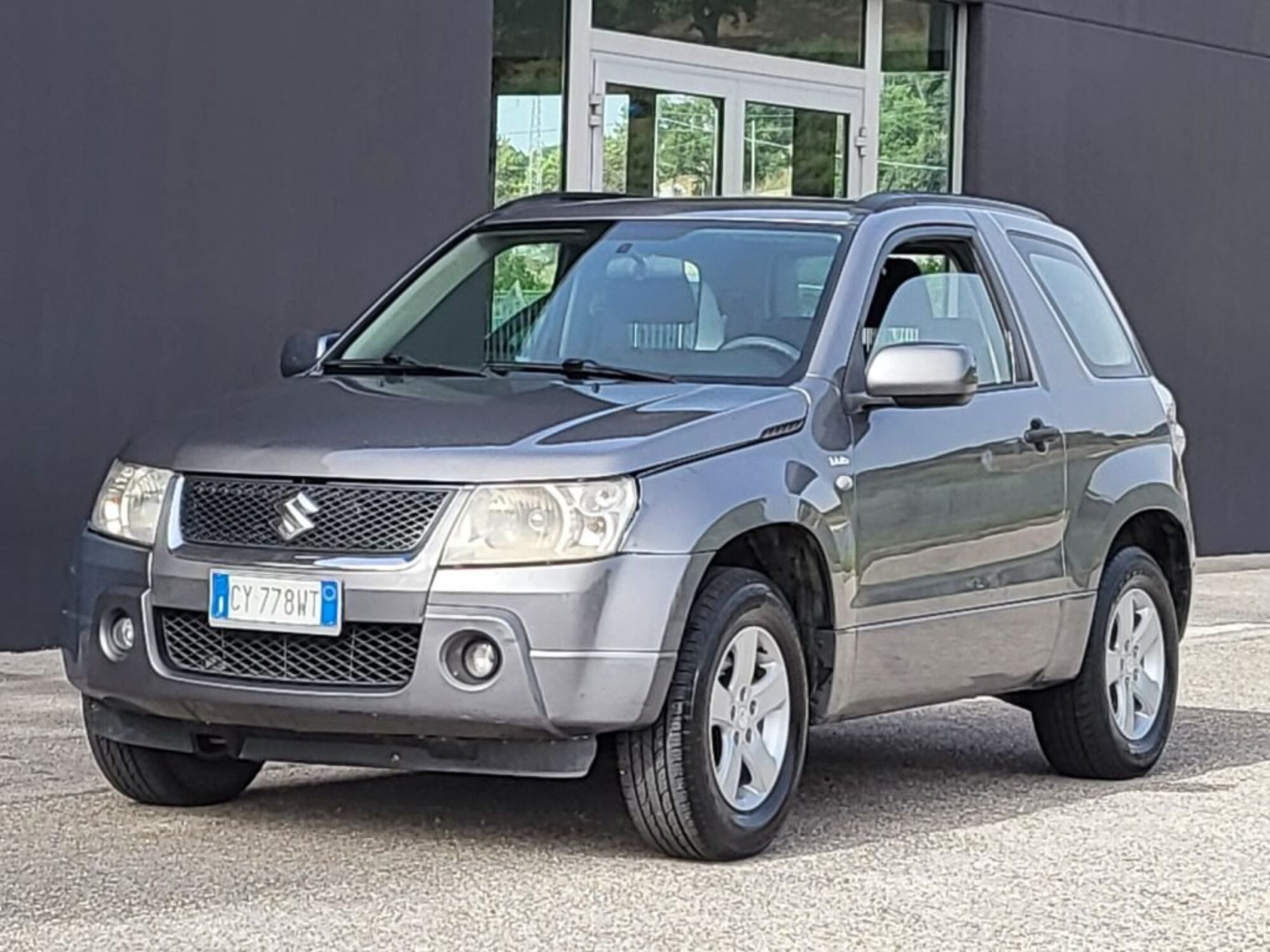 Suzuki Grand Vitara 1.9 DDiS 3 porte Offroad del 2006 usata a Foggia