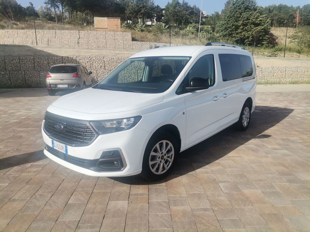 Ford Tourneo Connect usata a Matera