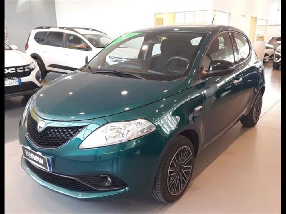 Lancia Ypsilon usata a Cremona (3)