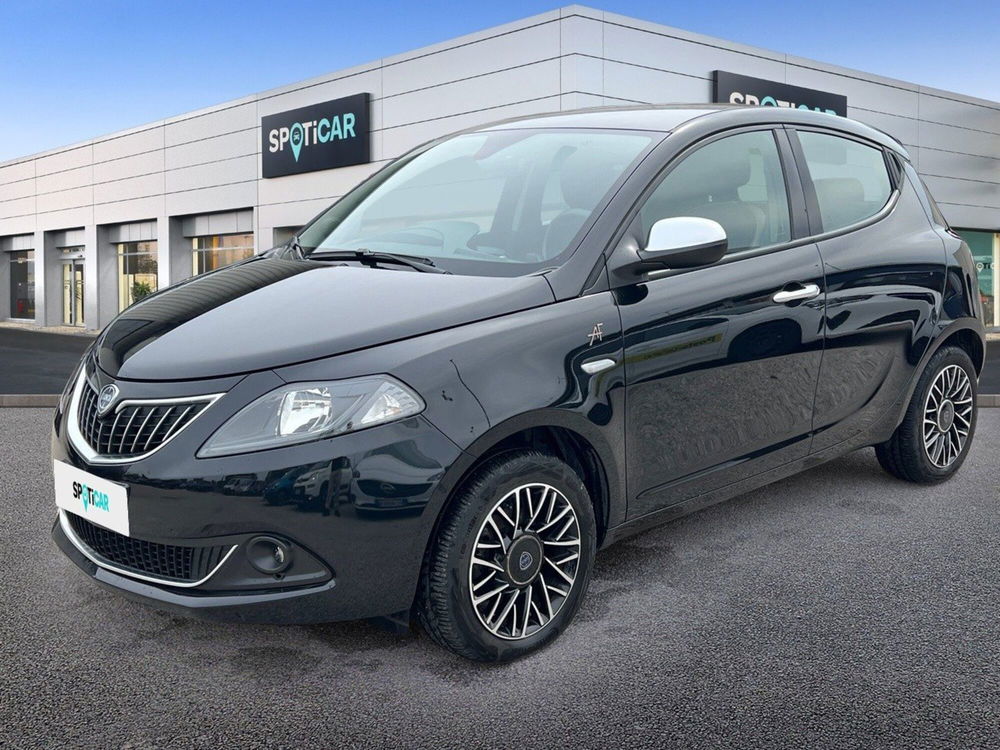 Lancia Ypsilon usata a Teramo