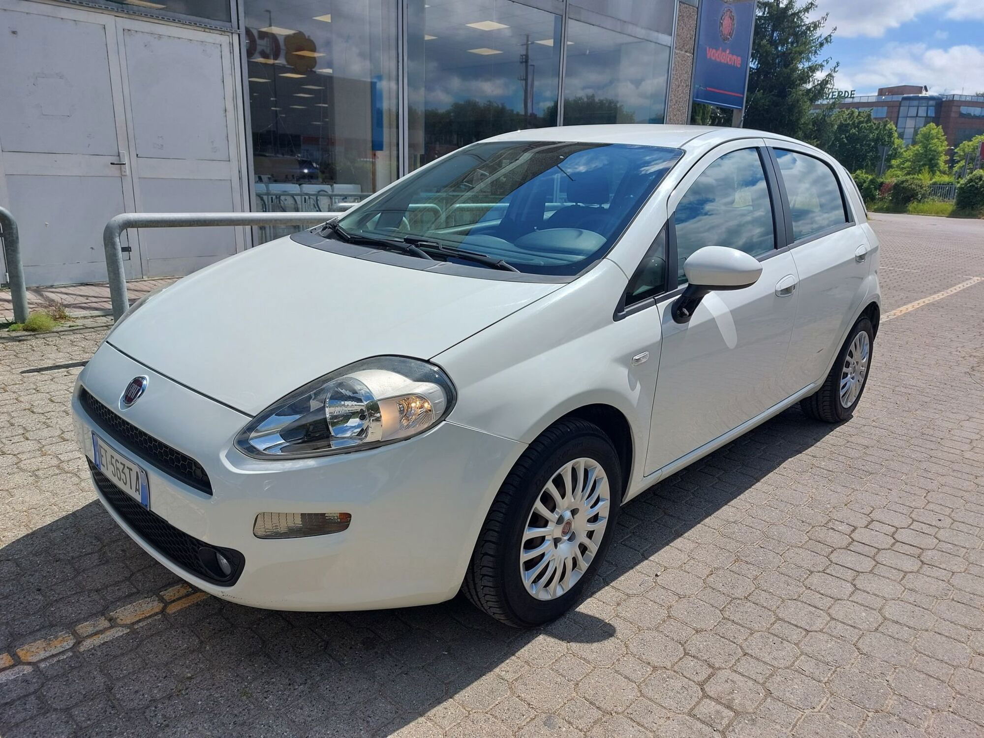 Fiat Punto 1.2 8V 5 porte Street  del 2014 usata a Borgo San Lorenzo