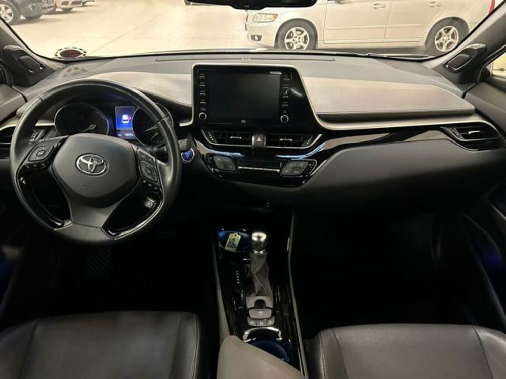 Toyota Toyota C-HR usata a Cuneo (12)