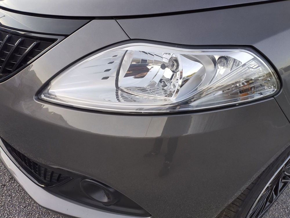 Lancia Ypsilon nuova a Frosinone (16)