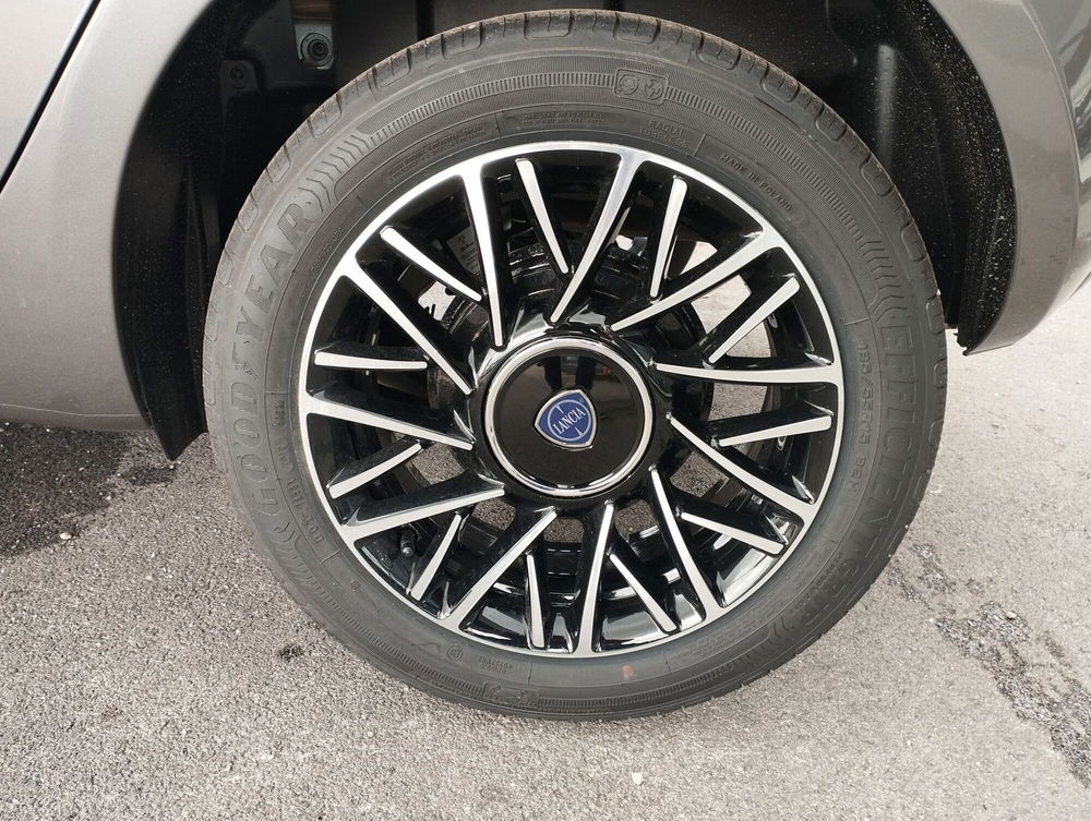 Lancia Ypsilon nuova a Frosinone (6)