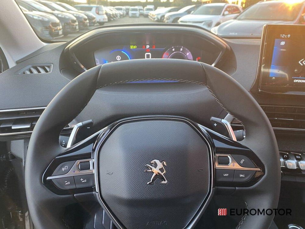 Peugeot 3008 nuova a Bari (13)