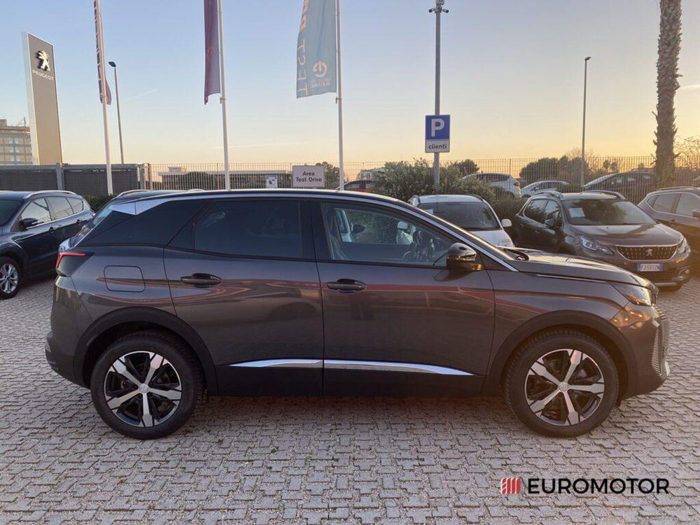 Peugeot 3008 nuova a Bari (4)