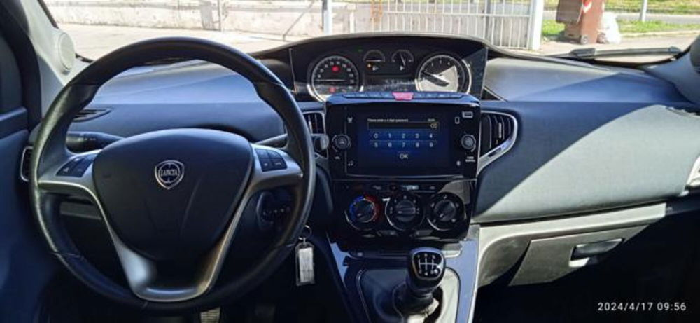 Lancia Ypsilon usata a Frosinone (14)