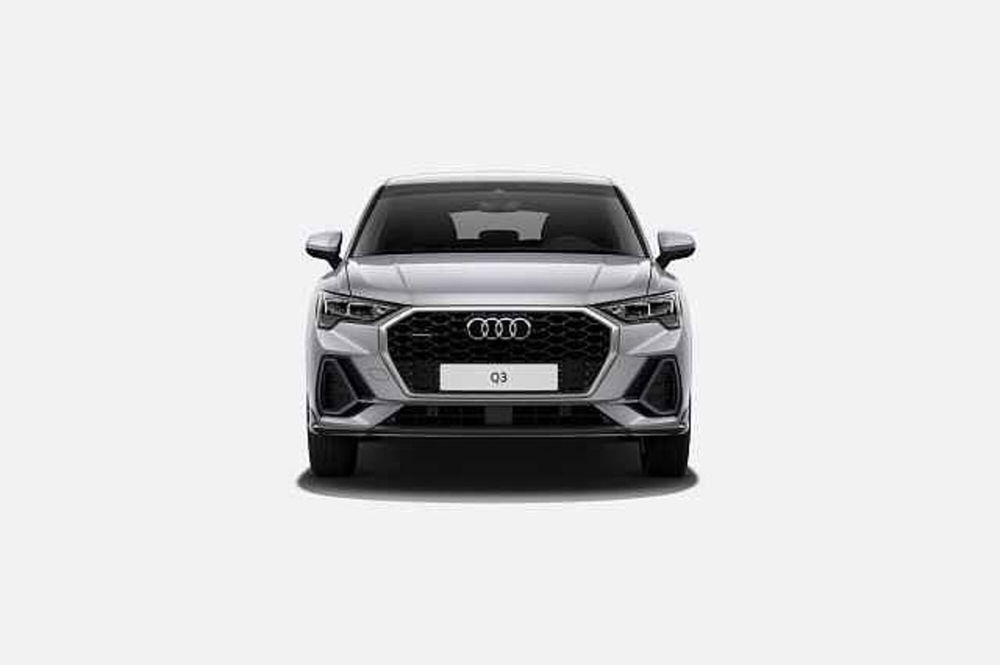 Audi Q3 Sportback nuova a Chieti (2)