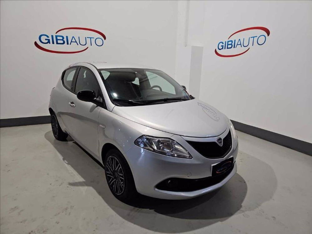 Lancia Ypsilon usata a Palermo