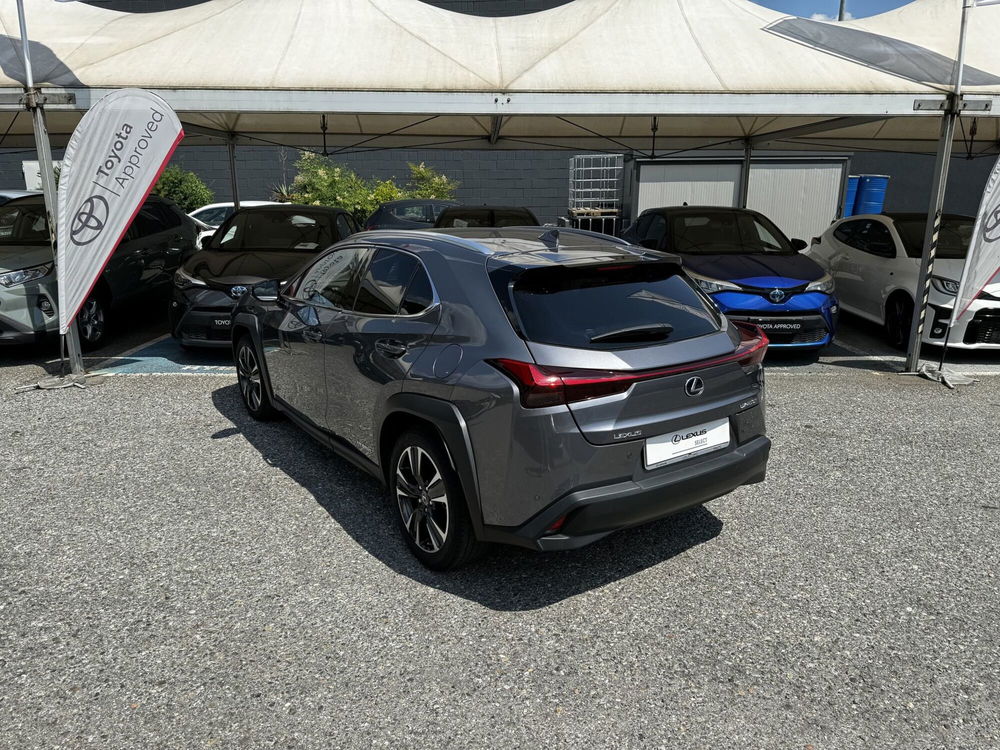 Lexus UX usata a Como (8)