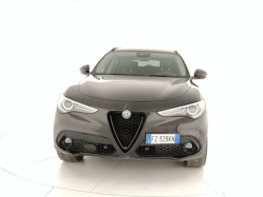 Alfa Romeo Stelvio usata a Caserta (2)