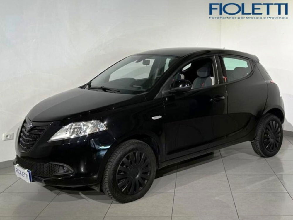 Lancia Ypsilon usata a Brescia