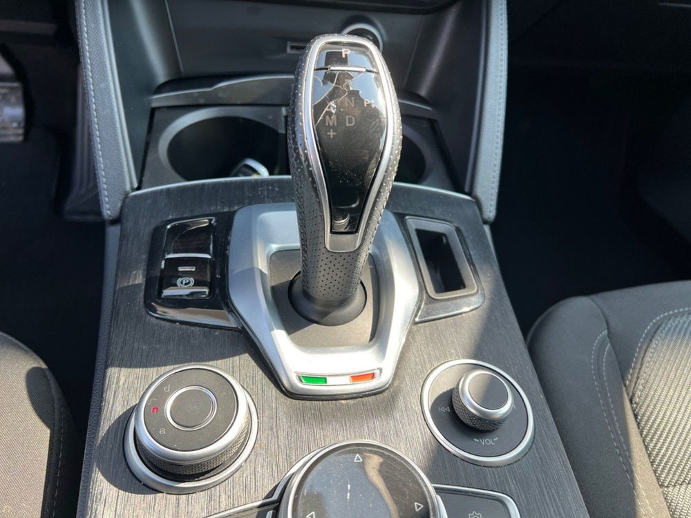 Alfa Romeo Stelvio usata a Teramo (12)