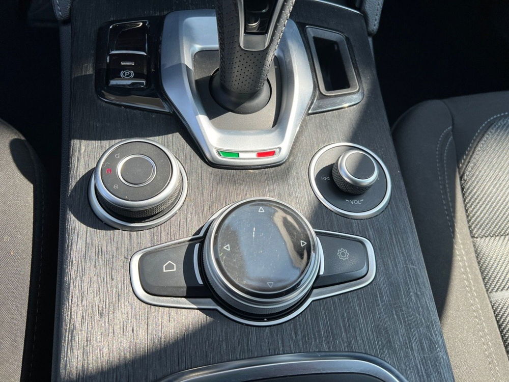 Alfa Romeo Stelvio usata a Teramo (17)