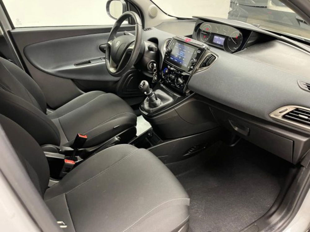 Lancia Ypsilon usata a Biella (15)