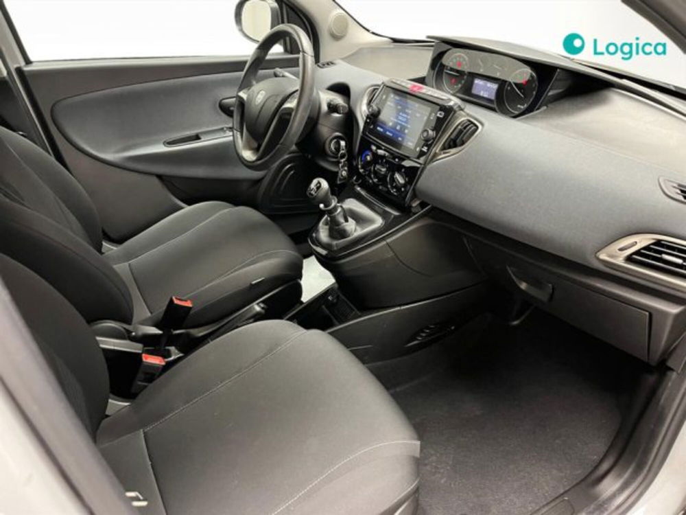 Lancia Ypsilon usata a Biella (15)