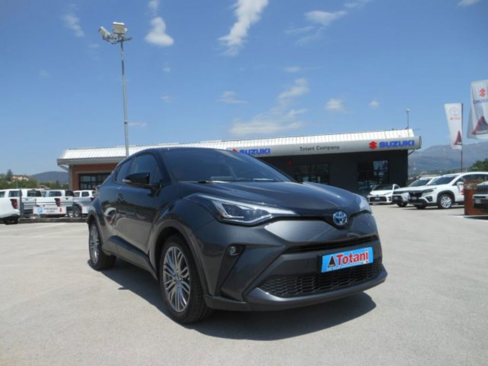 Toyota Toyota C-HR nuova a L'Aquila (3)