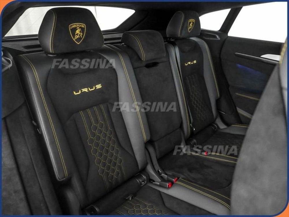 Lamborghini Urus usata a Milano (15)