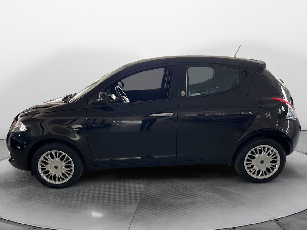 Lancia Ypsilon usata a Pisa (3)