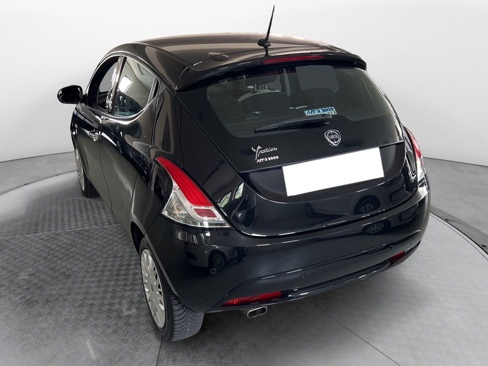 Lancia Ypsilon usata a Pisa (4)