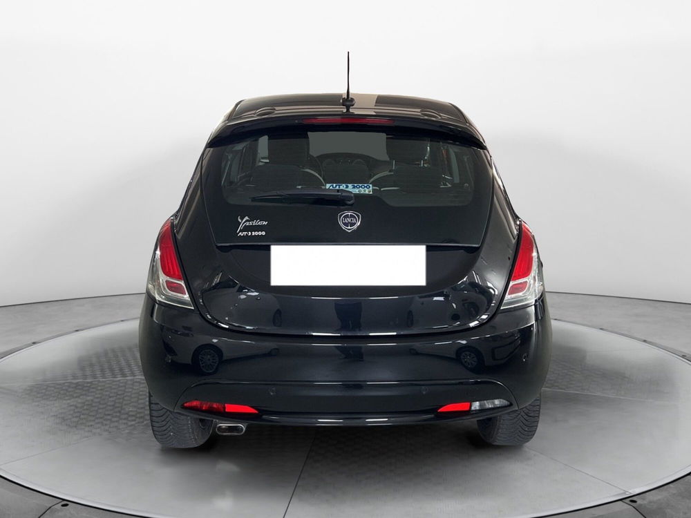 Lancia Ypsilon usata a Pisa (5)