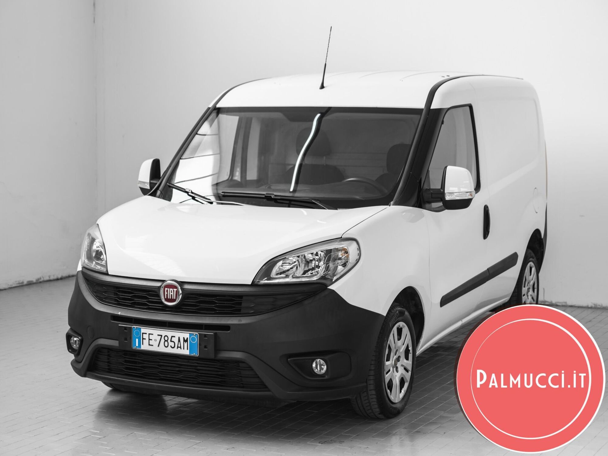 Fiat Dobl&ograve; Furgone 1.3 MJT PC-TN Cargo Lamierato SX  del 2016 usata a Prato