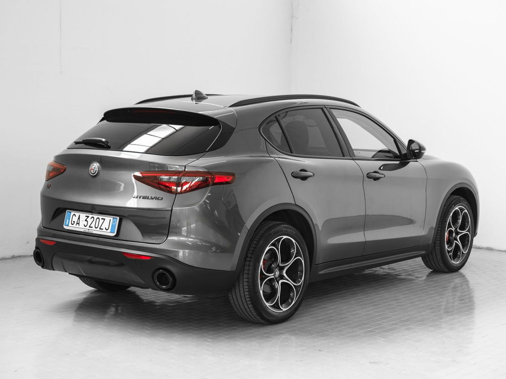 Alfa Romeo Stelvio usata a Prato (4)