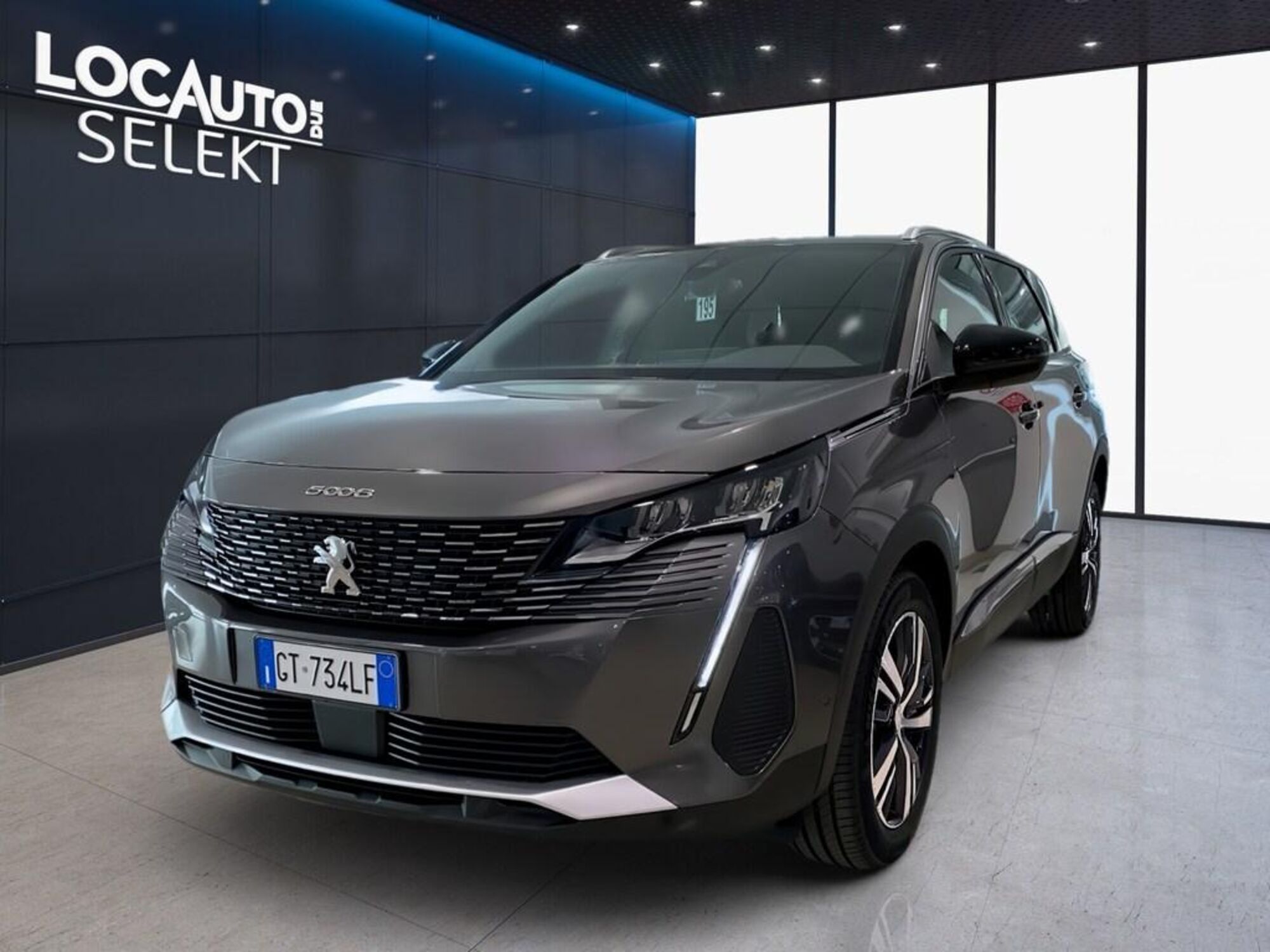 Peugeot 5008 1.2 hybrid 48V Allure Pack 136cv e-dcs 6 nuova a Torino