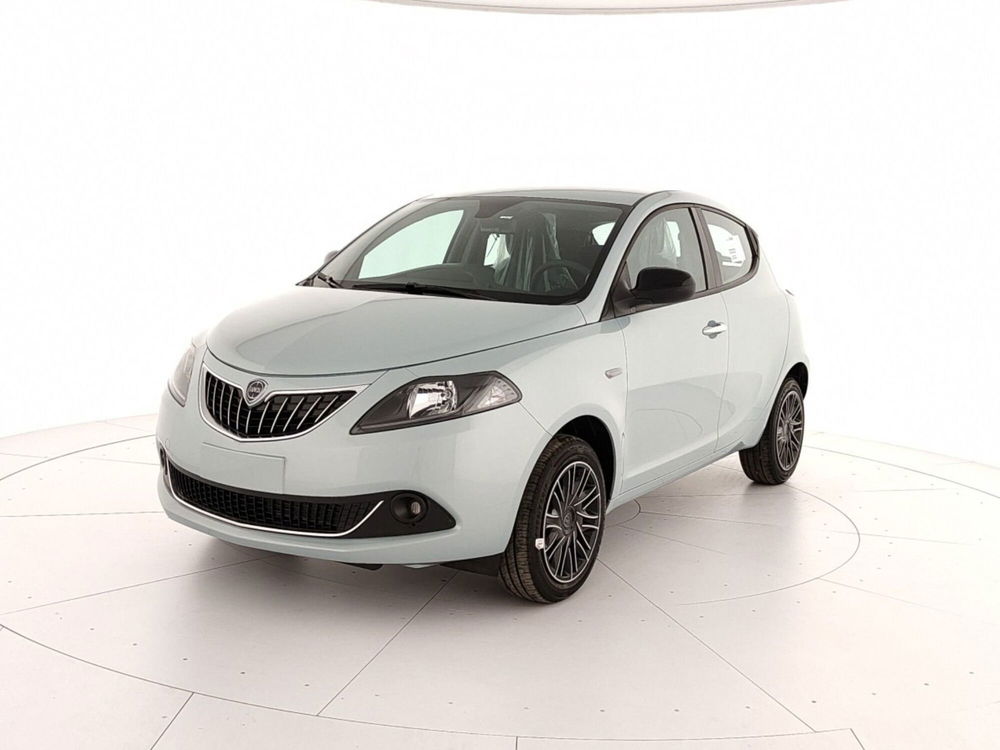 Lancia Ypsilon nuova a Caserta (3)