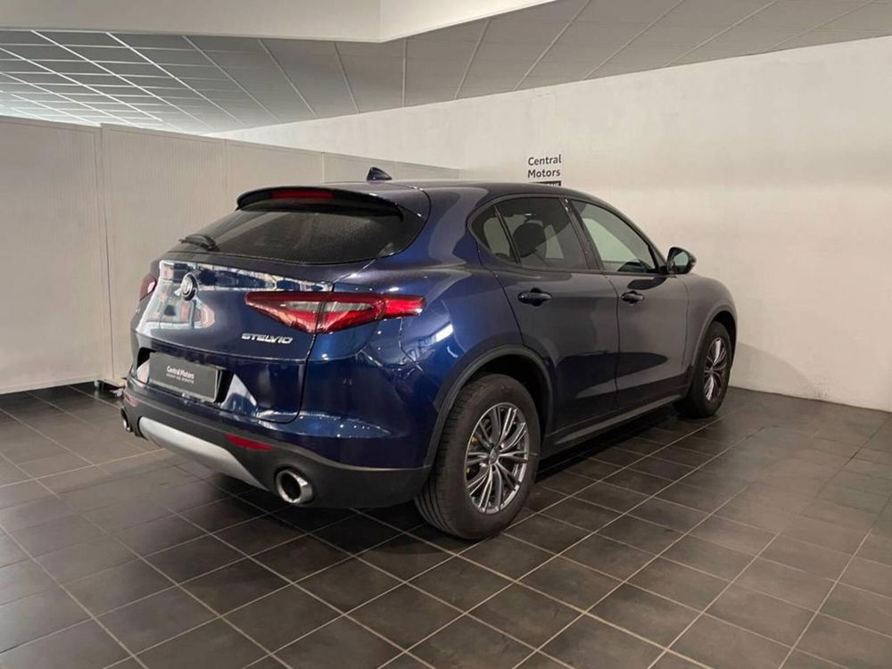 Alfa Romeo Stelvio usata a Torino (3)