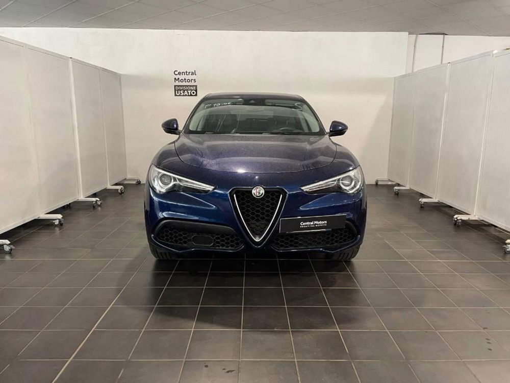 Alfa Romeo Stelvio usata a Torino (5)