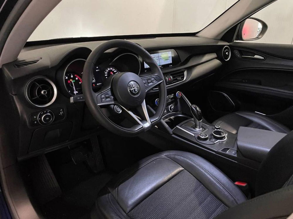 Alfa Romeo Stelvio usata a Torino (9)